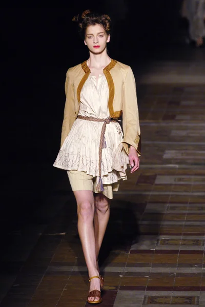 Look 18